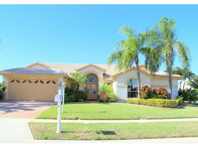9596 Lake Serena Drive Boca Raton, FL 33496 - Photo 2 of 5 Exterior Front