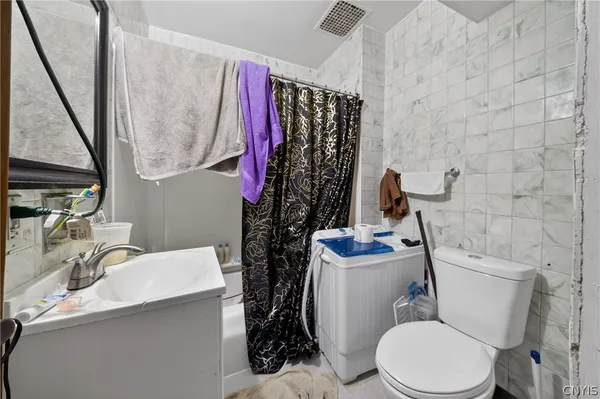 $349,900 | 612 West Seneca Turnpike, Syracuse, NY 13207