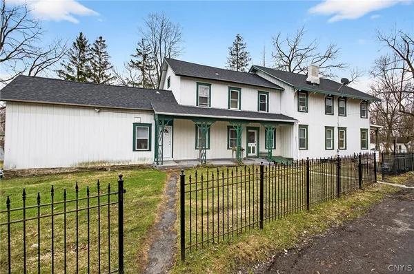 $349,900 | 612 West Seneca Turnpike, Syracuse, NY 13207