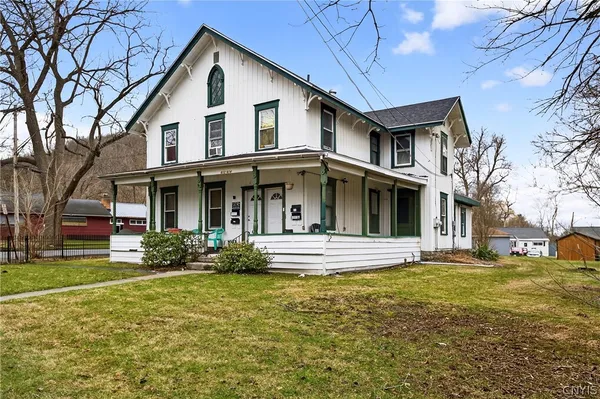 $349,900 | 612 West Seneca Turnpike, Syracuse, NY 13207
