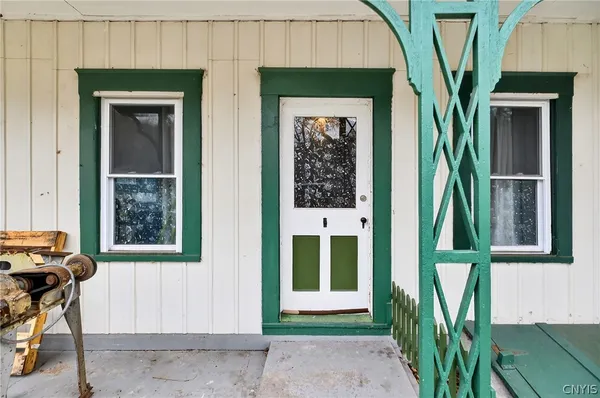 $349,900 | 612 West Seneca Turnpike, Syracuse, NY 13207