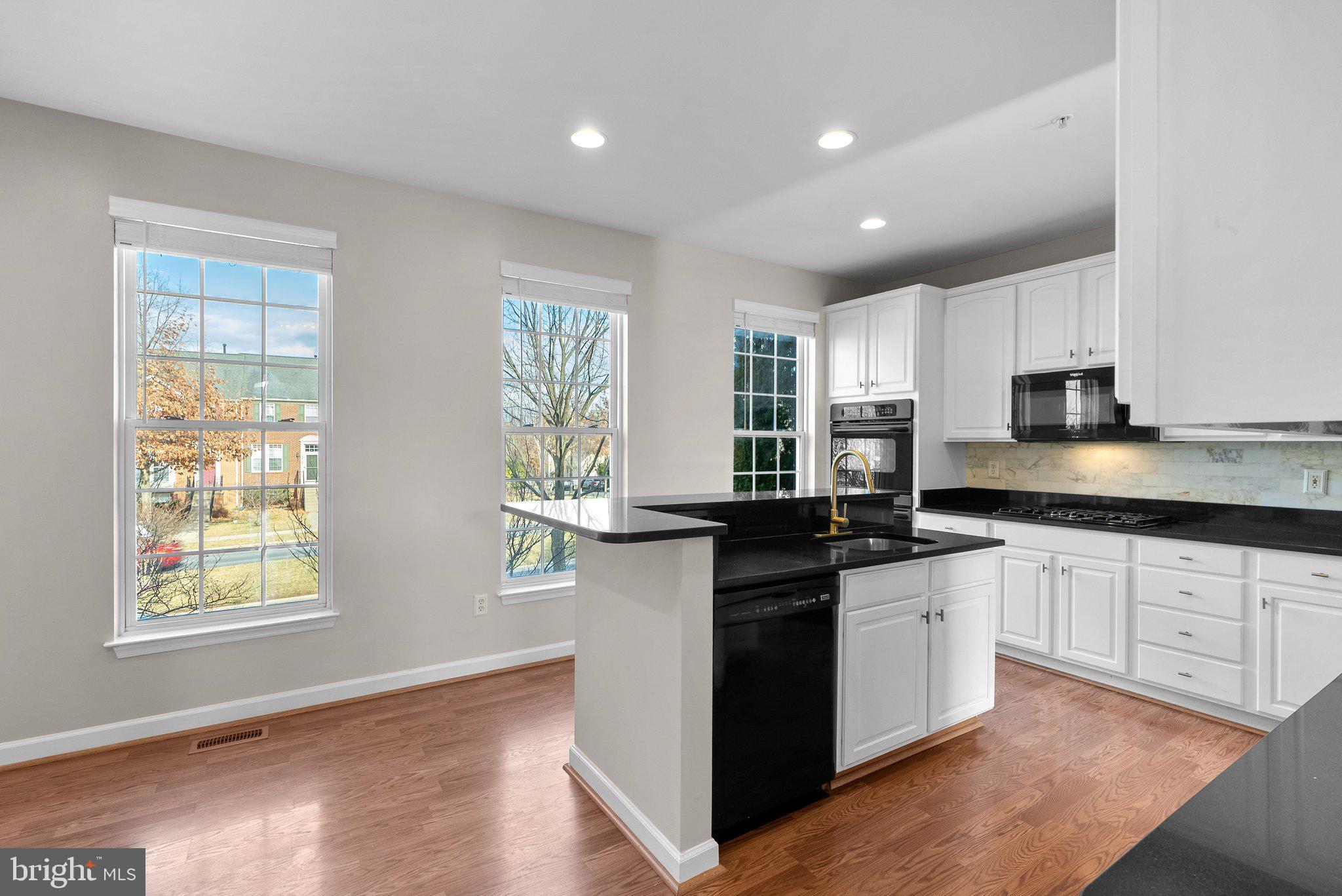 3831 Sugarloaf Parkway Frederick, MD 21704 - Photo 15 of 44 Kitchen with Double Wall Ovens