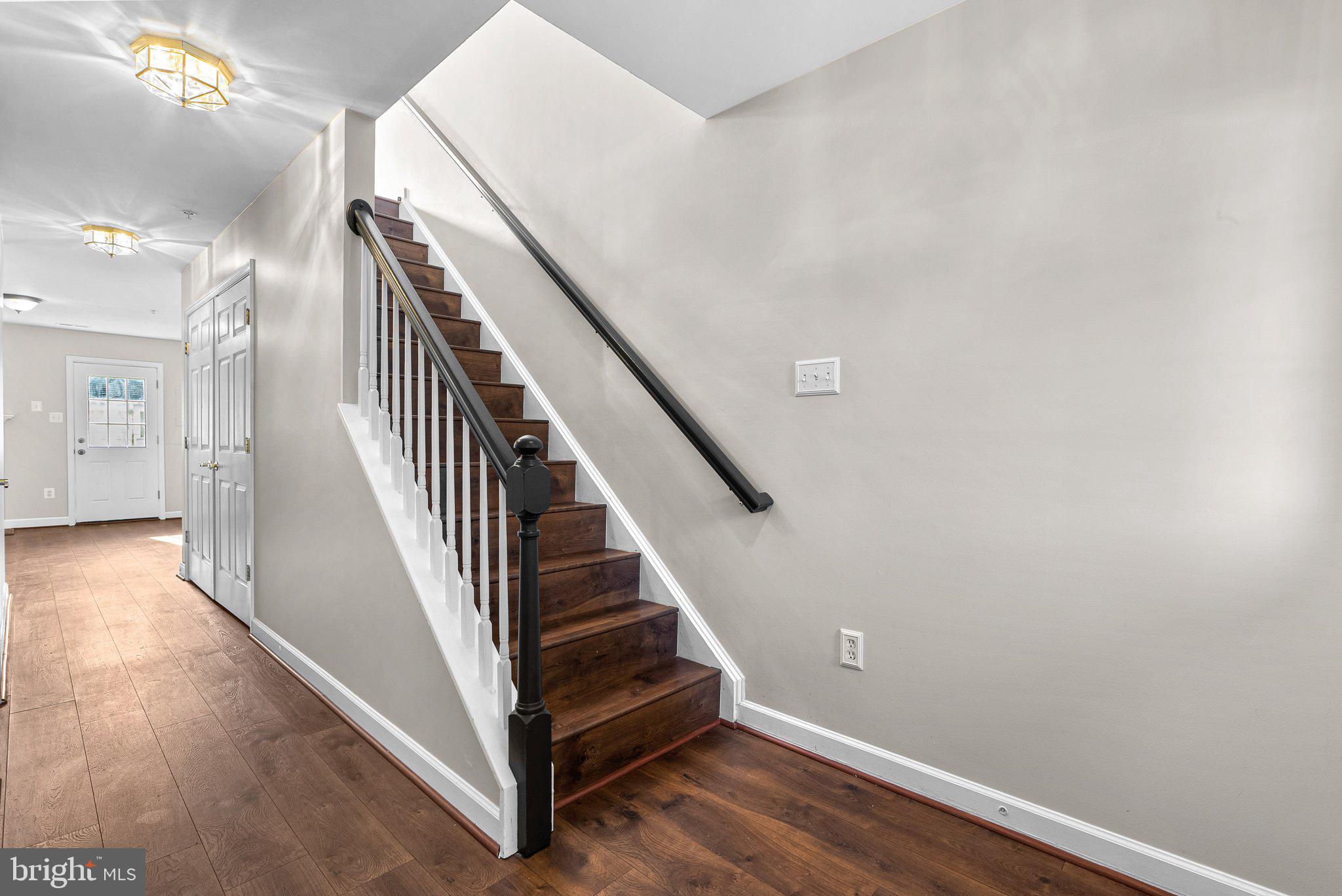 3831 Sugarloaf Parkway Frederick, MD 21704 - Photo 3 of 44 Foyer