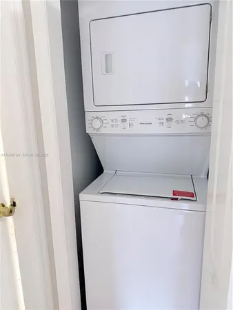 $2,400 | 527 West 68th Street, Unit 1, Hialeah, FL 33014