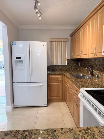 $2,400 | 527 West 68th Street, Unit 1, Hialeah, FL 33014