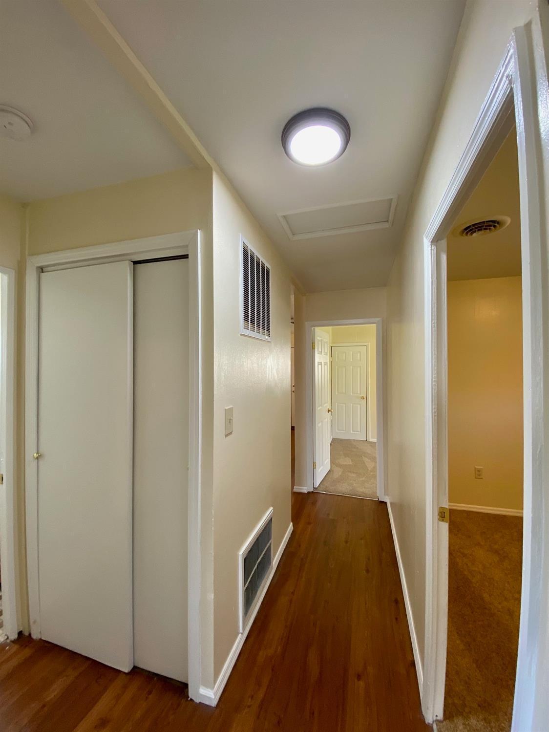 9750 Pippin Road Cincinnati, OH 45231 - Photo 13 of 30