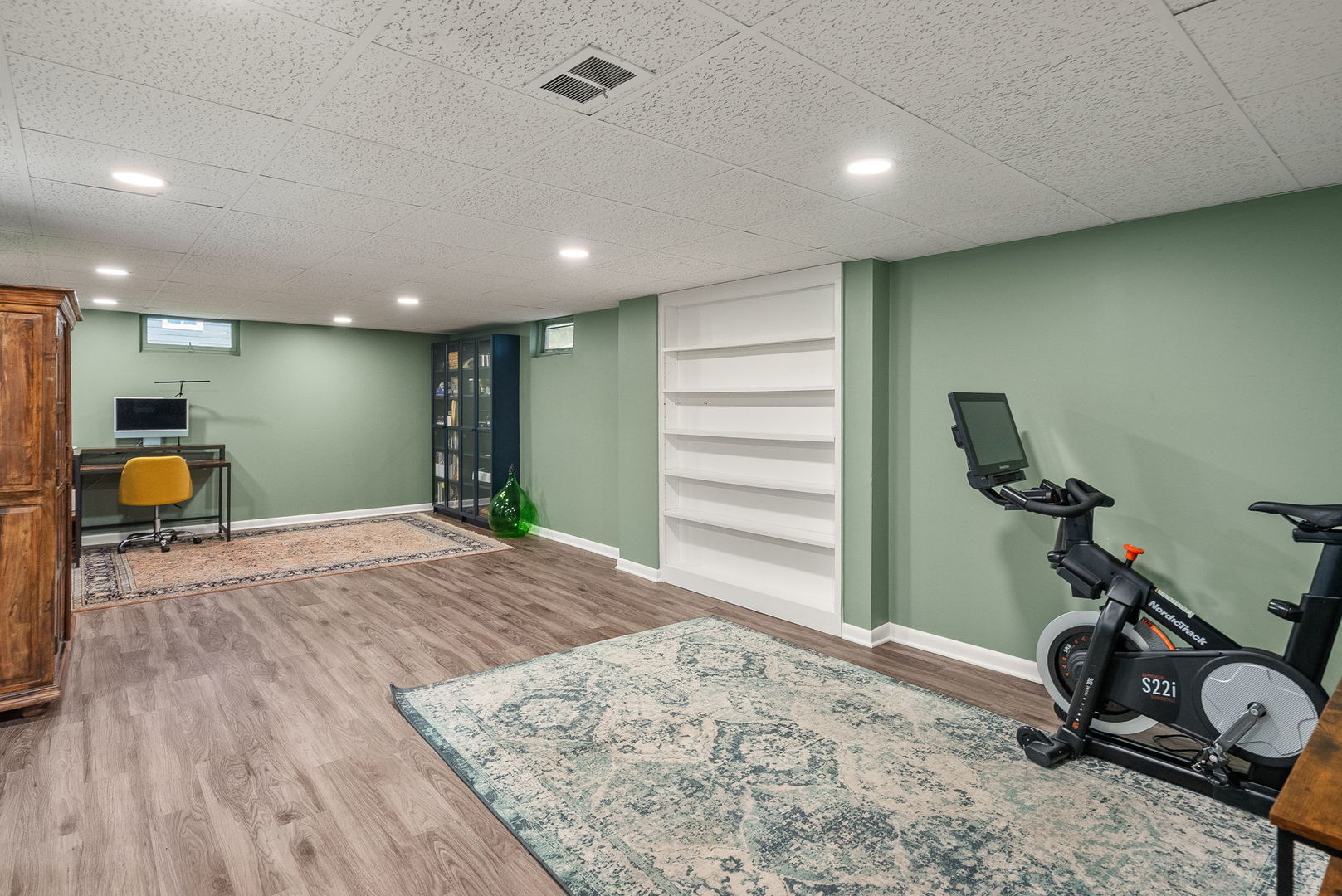 1435 26th Avenue Moline, IL 61265 - Photo 23 of 38 a view of a room with gym equipment