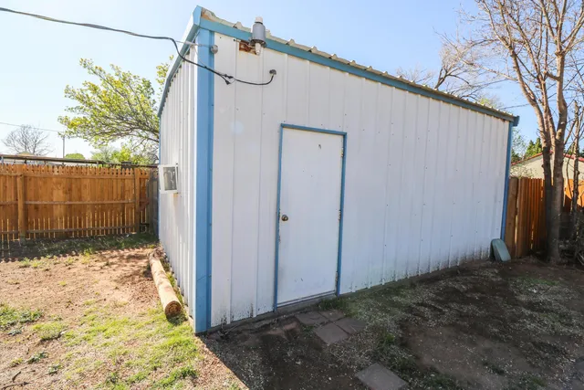 $182,000 | 303 East 15th Street, Littlefield, TX 79339