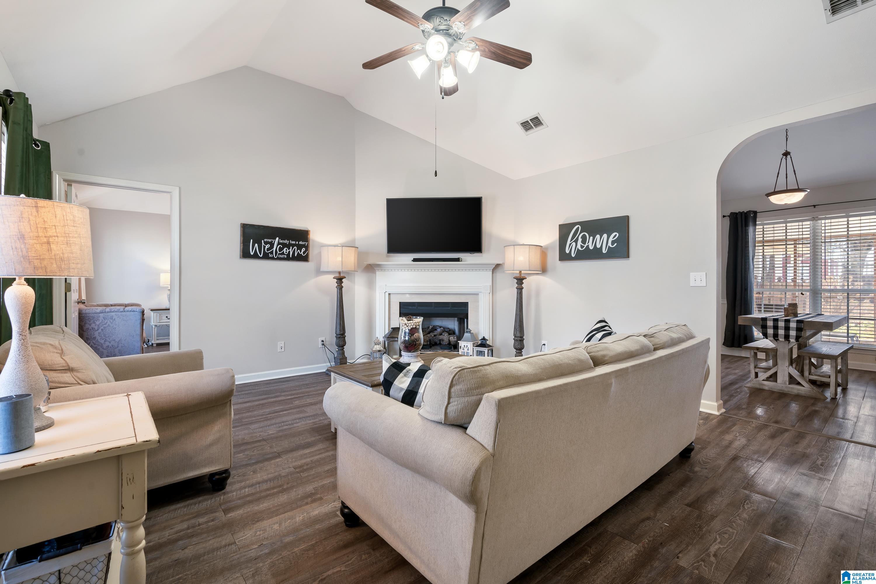 208 Silverstone Lane Alabaster, AL 35007 - Photo 3 of 35 Gallery Image 3