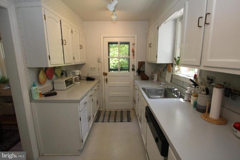 4011 Tennyson Road University Park, MD 20782 - Photo 15 of 26 Kitchen #2