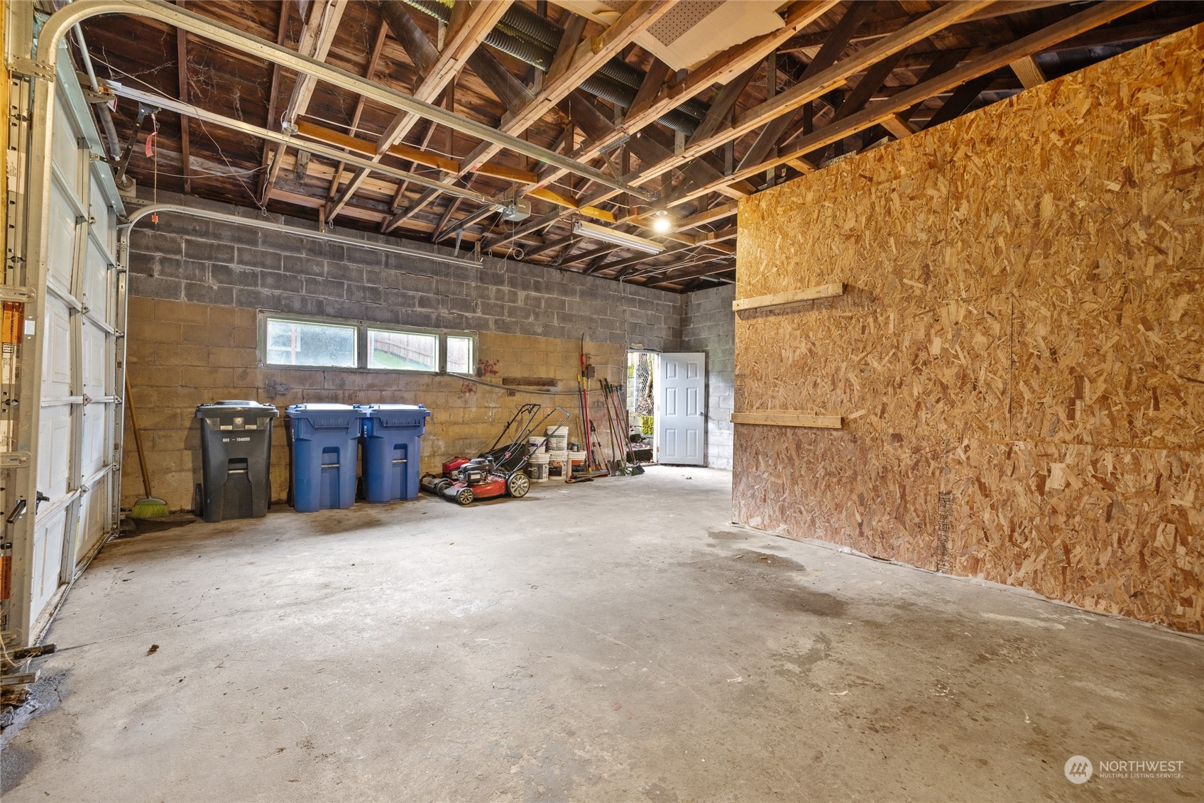 5037 South State Street Tacoma, WA 98409 - Photo 38 of 40 a view of a big room with an empty space