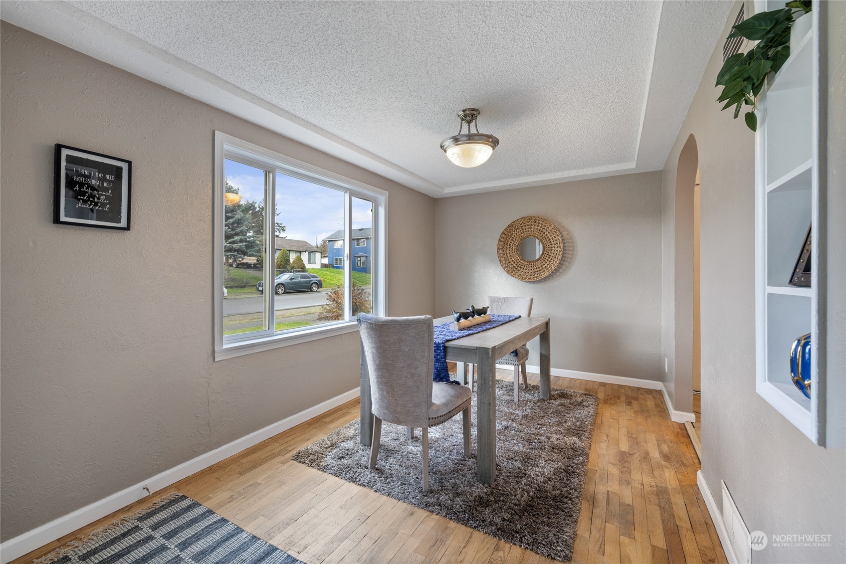 5037 South State Street Tacoma, WA 98409 - Photo 8 of 40 a workspace room with furniture and a window