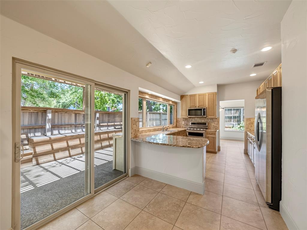 4101 Rush Circle Addison, TX 75001 - Photo 12 of 40