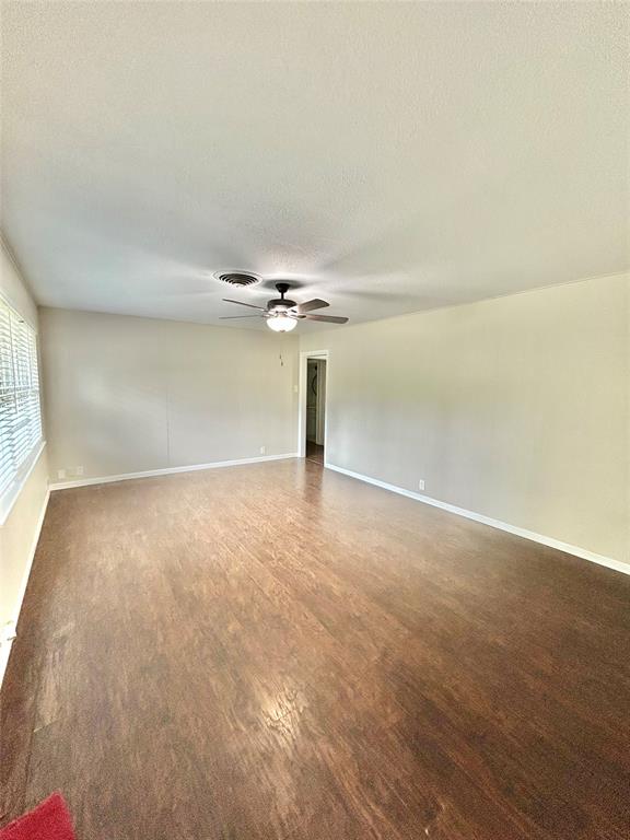 306 Line Drive Gainesville, TX 76240 - Photo 7 of 21 Second Living Area