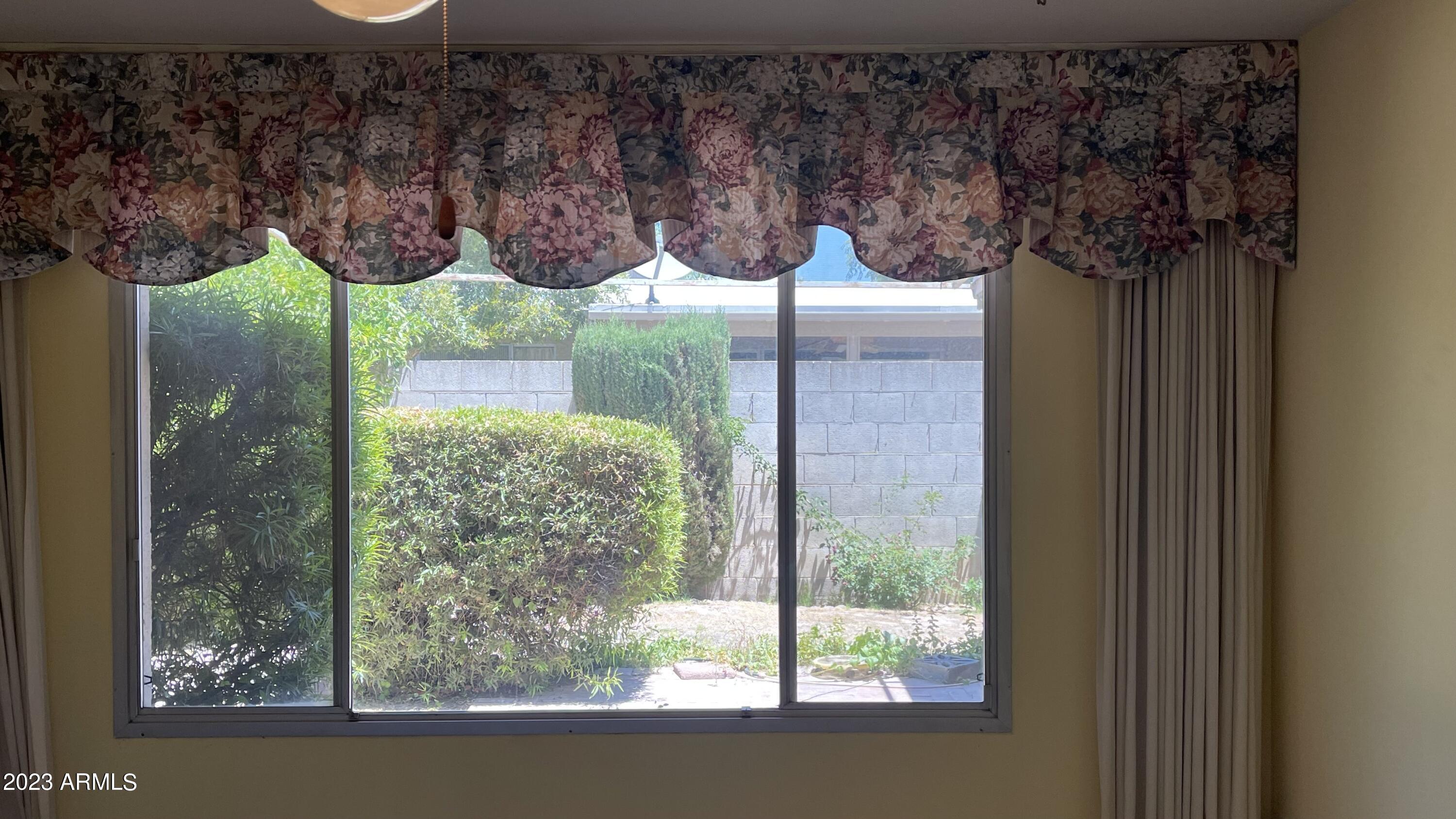 7738 East Chaparral Road Scottsdale, AZ 85250 - Photo 11 of 34 Primary bed_Large window