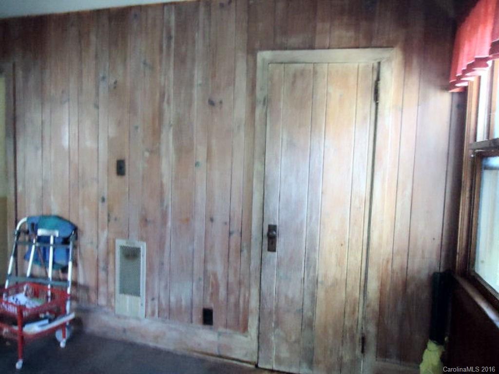 756 East Deep Creek Road Bryson City, NC 28713 - Photo 7 of 7 a view of a hallway with front door