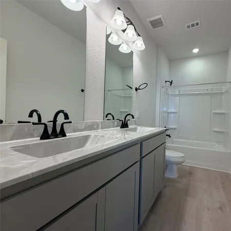 $3,200 | 3418 Lago Norence Drive, Manvel, TX 77578