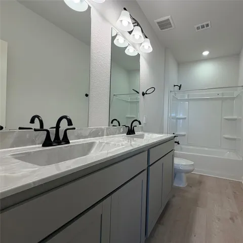 $3,400 | 3418 Lago Norence Drive, Manvel, TX 77578