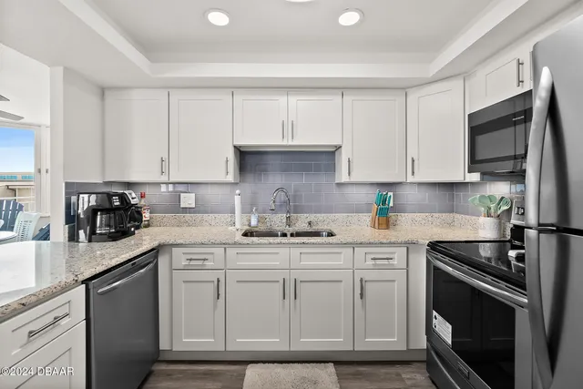 $3,000 | 3047 South Atlantic Avenue, Unit B020, Daytona Beach, FL 32118