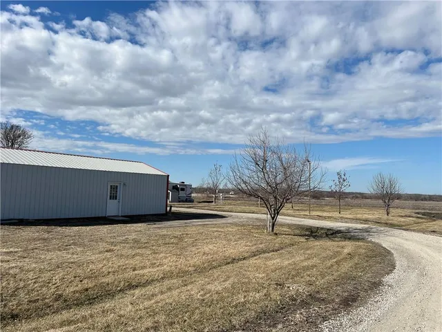 $325,000 | 713-711 Vine Street, Burlington Junction, MO 64428