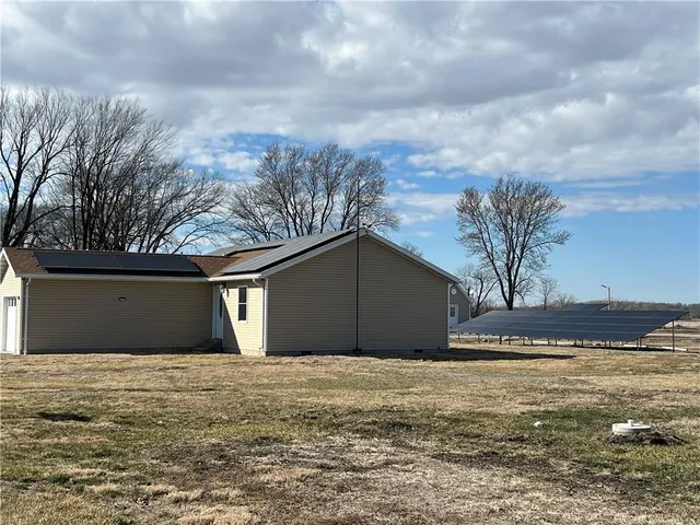 $325,000 | 713-711 Vine Street, Burlington Junction, MO 64428