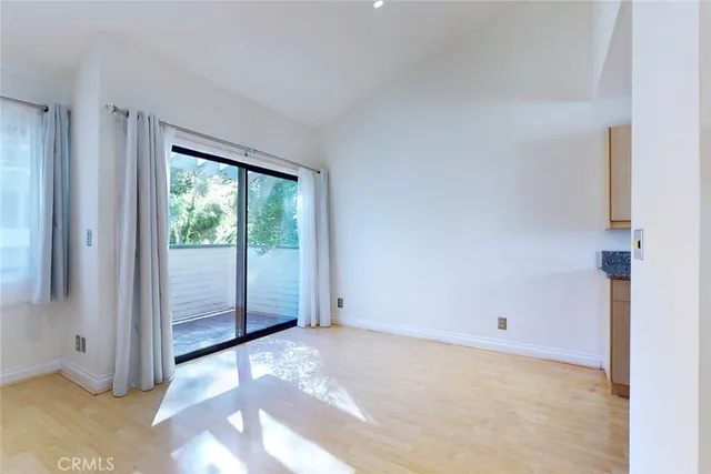 $549,999 | 10504 Sunland Boulevard, Unit 5, Sunland, CA 91040