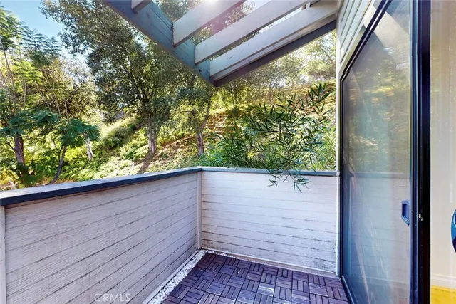 $549,999 | 10504 Sunland Boulevard, Unit 5, Sunland, CA 91040