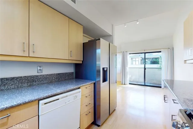 $549,999 | 10504 Sunland Boulevard, Unit 5, Sunland, CA 91040