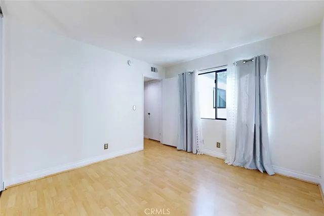 $549,999 | 10504 Sunland Boulevard, Unit 5, Sunland, CA 91040