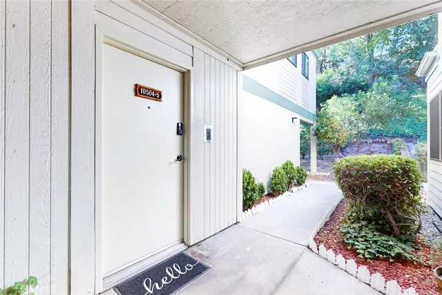 $549,999 | 10504 Sunland Boulevard, Unit 5, Sunland, CA 91040