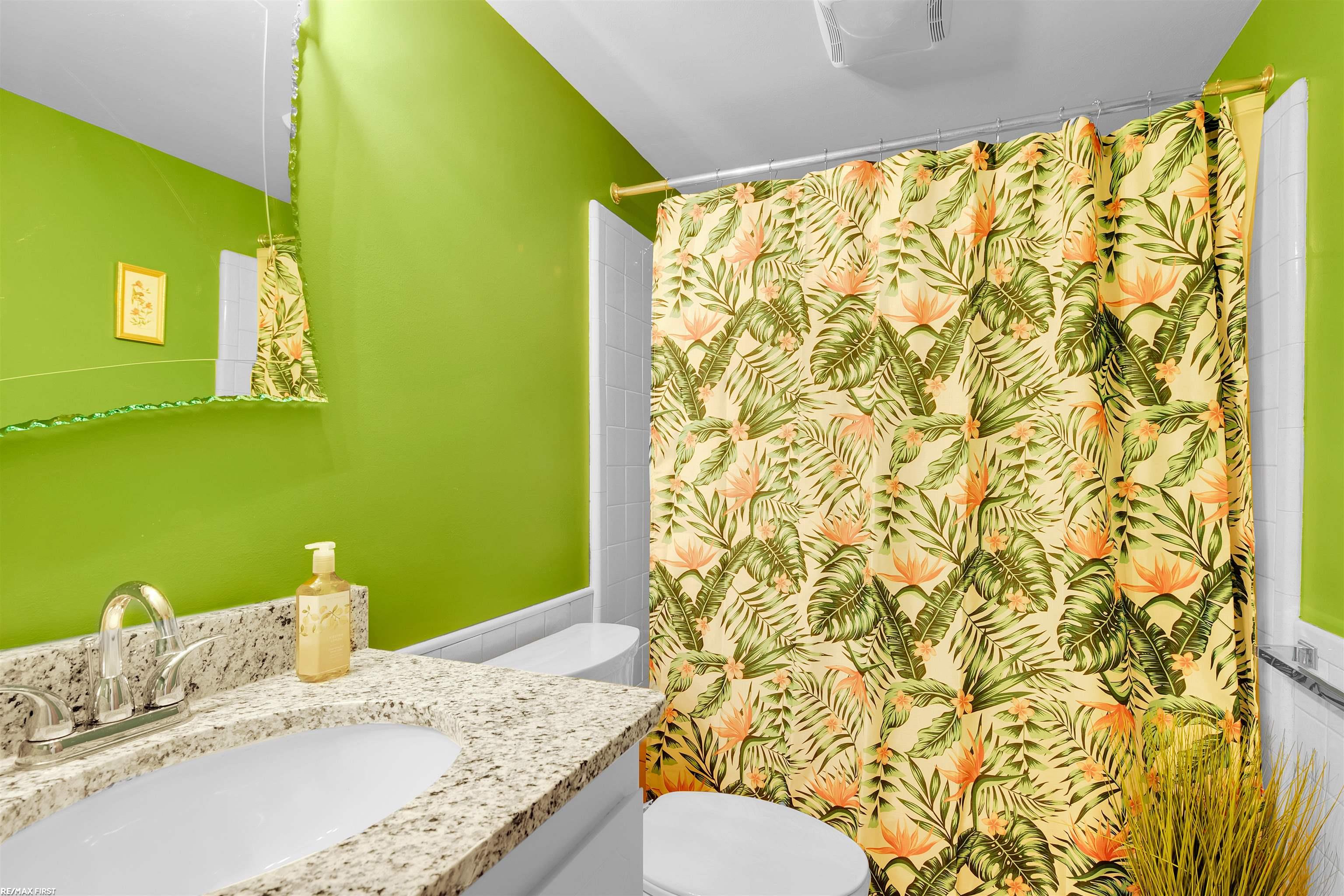29652 Hoover Road Warren, MI 48093 - Photo 10 of 20 50145927-7f3163fa-86d9-4bc0-ac7d-bf8a243a1efc.JPG