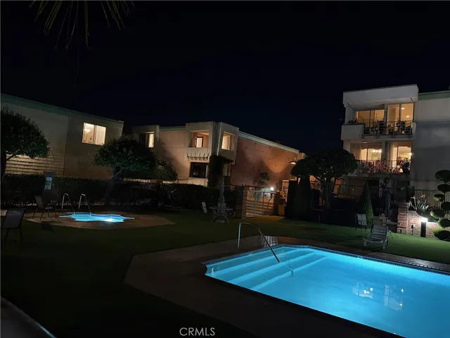 $469,000 | 5301 Balboa Boulevard, Unit F2, Encino, CA 91316