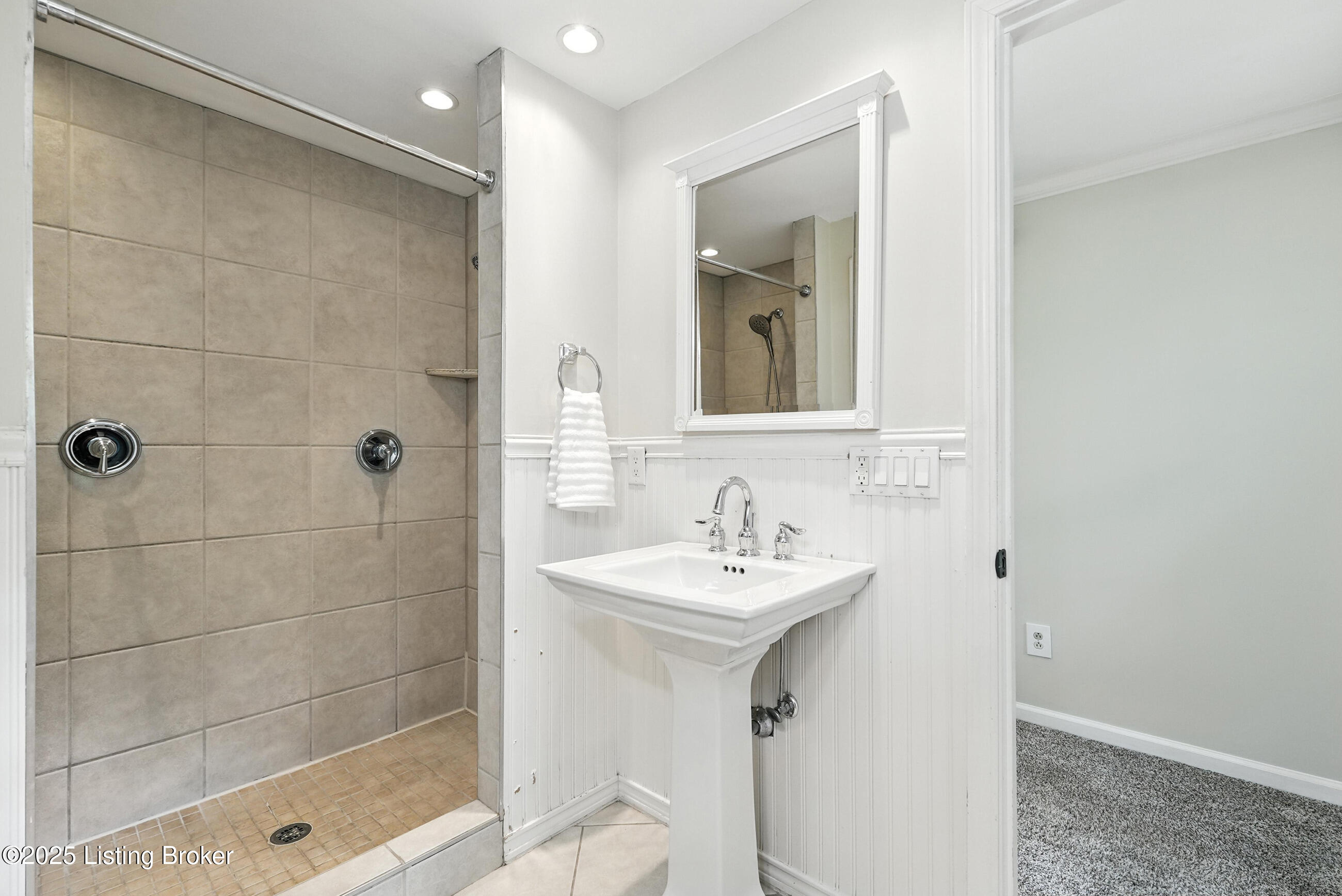 335 Ridgeway Avenue Louisville, KY 40207 - Photo 16 of 36 26_355ridgeway_louisvillerealestatemedia