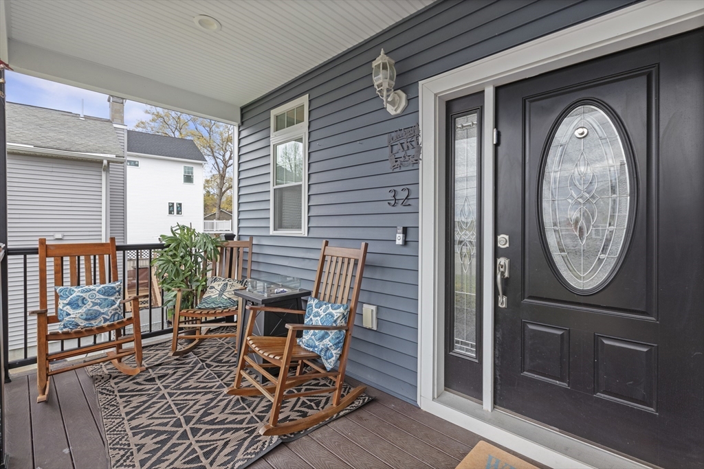 32 Colonial Road Webster, MA 01570 - Photo 4 of 42 Gallery Image 4