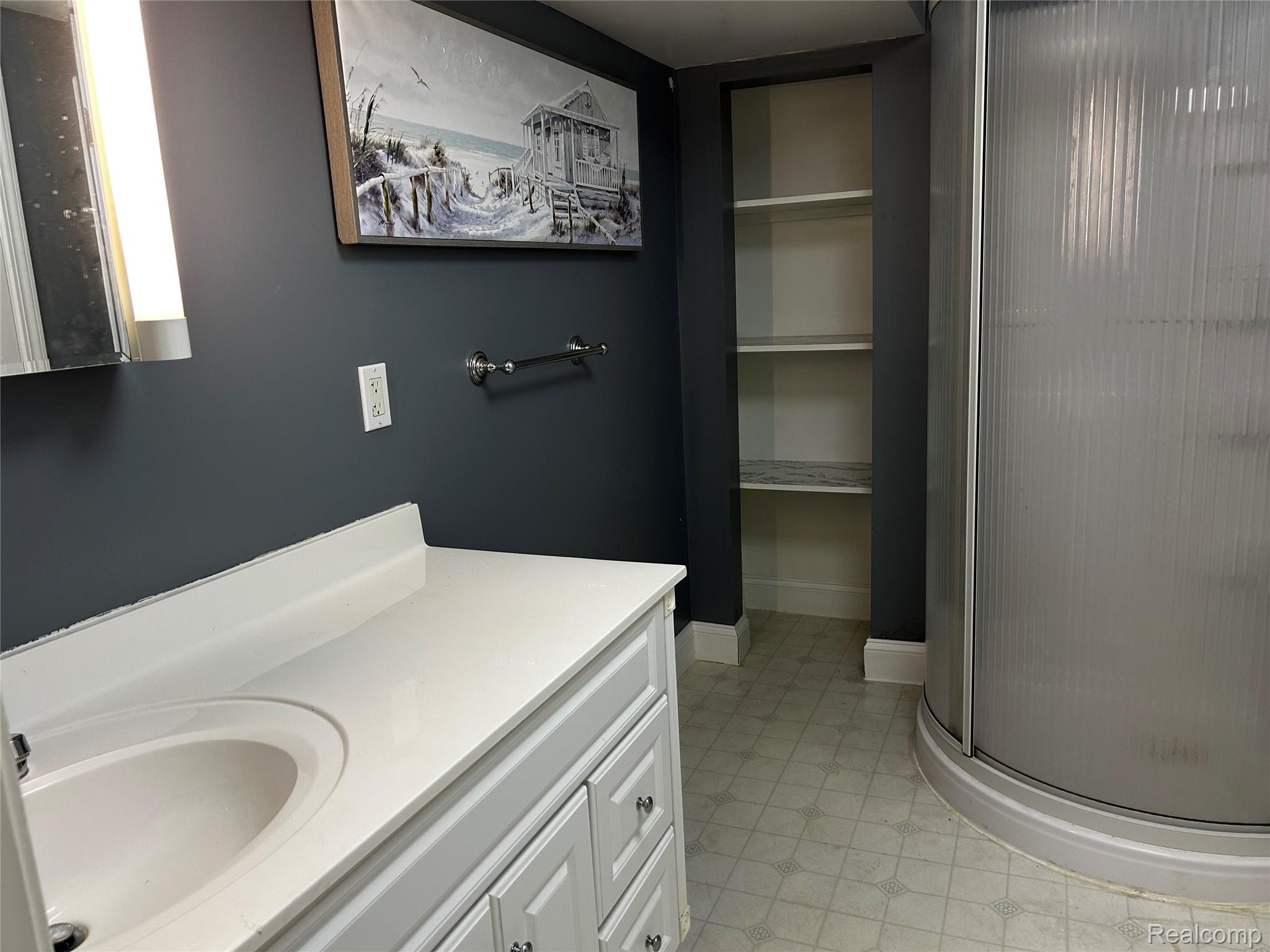 5440 Deland Road Flushing, MI 48433 - Photo 20 of 25 Full Bathroom in the lower level.