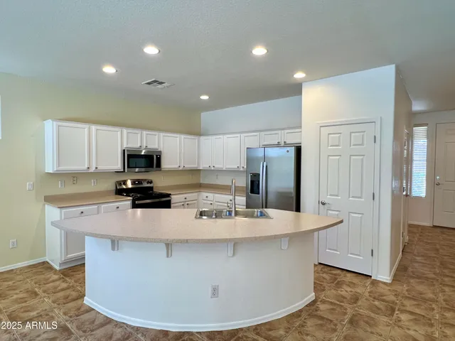 $2,100 | 4707 East Carob Drive, Gilbert, AZ 85298