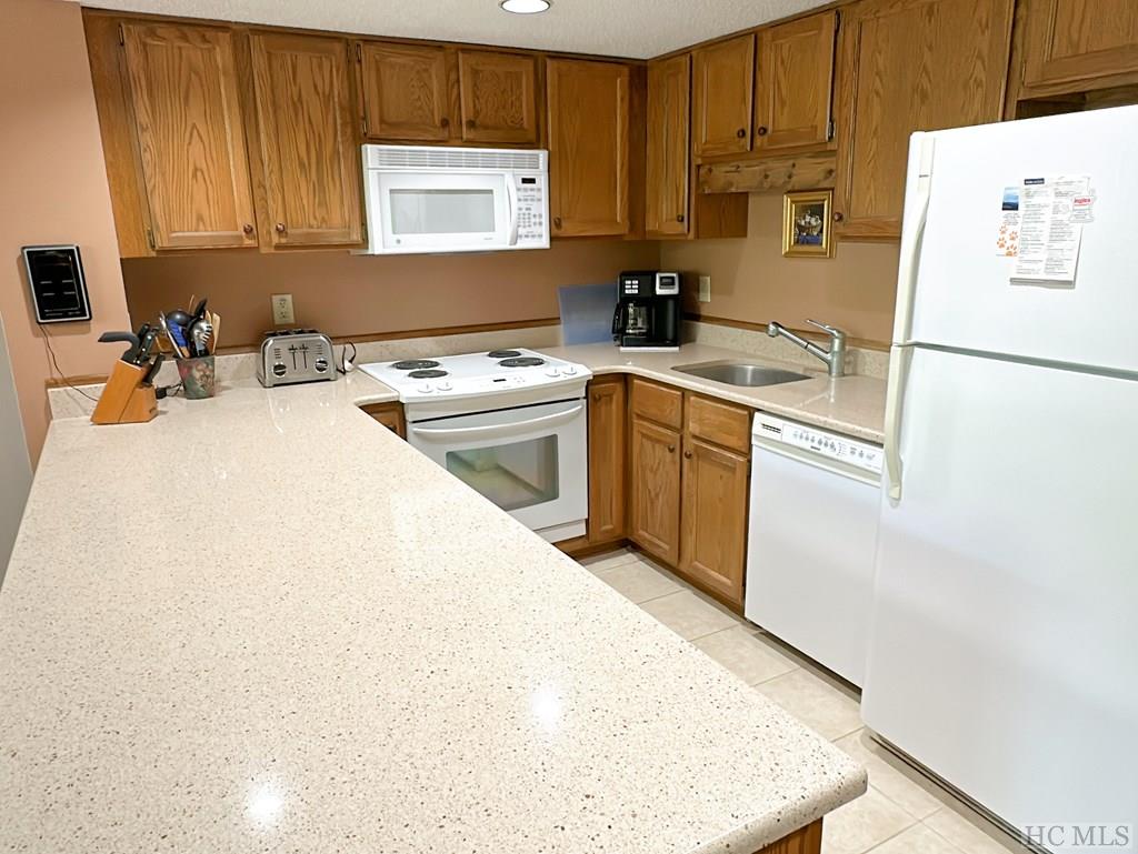 109 Emerald Ridge Road, Unit 41 Sapphire, NC 28774 - Photo 15 of 45 Gallery Image 15