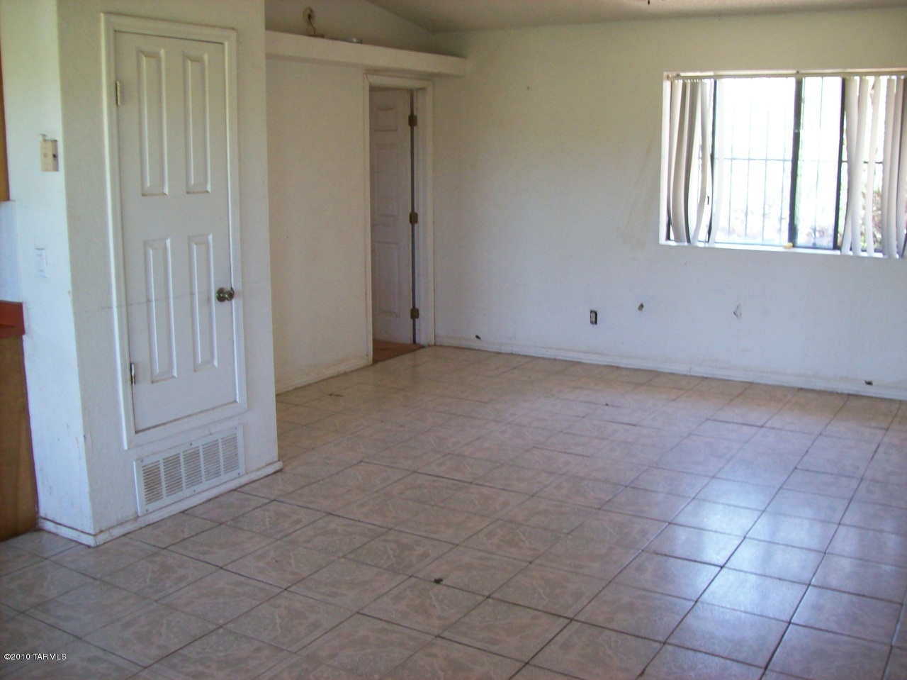 894 Frijol Court Rio Rico, AZ 85648 - Photo 2 of 5