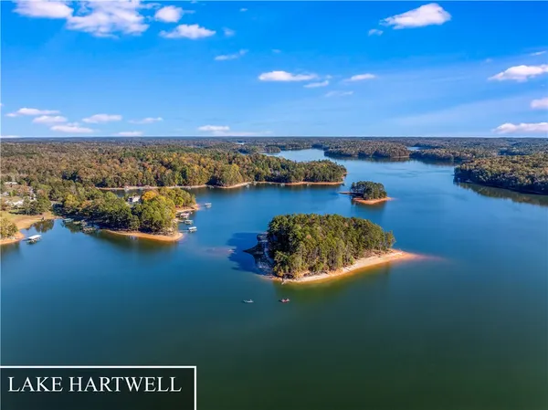 $315,000 | 251 Cherokee Drive, Fair Play, SC 29643