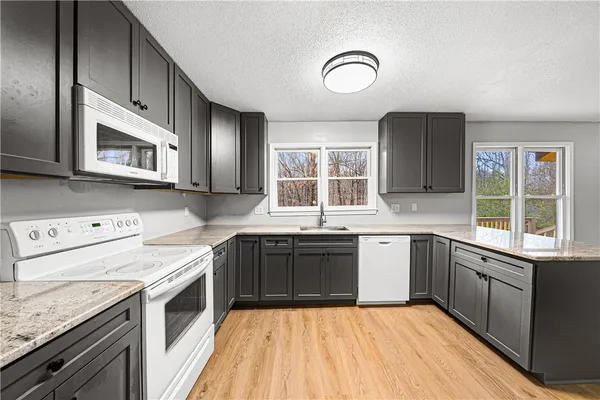 $315,000 | 251 Cherokee Drive, Fair Play, SC 29643