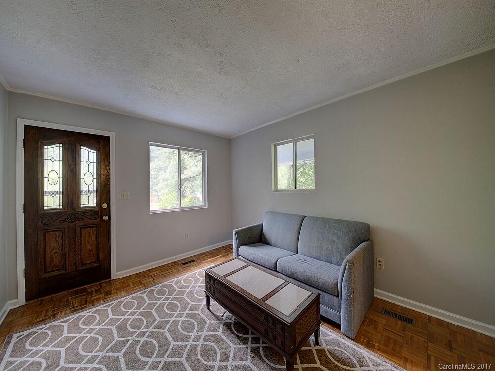 262 Sharon Road Fairview, NC 28730 - Photo 5 of 22 Gallery Image 5