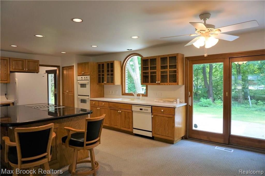4077 Lincoln Road Bloomfield Hills, MI 48301 - Photo 13 of 30