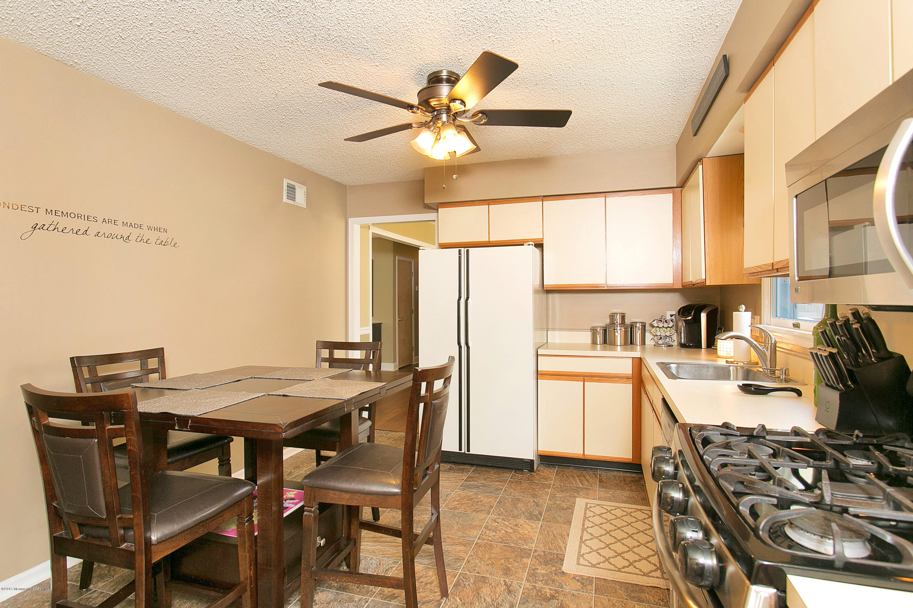 37 Frank Applegate Road Jackson, NJ 08527 - Photo 5 of 36 37 Frank Applegate Rd Jackson-print-018-