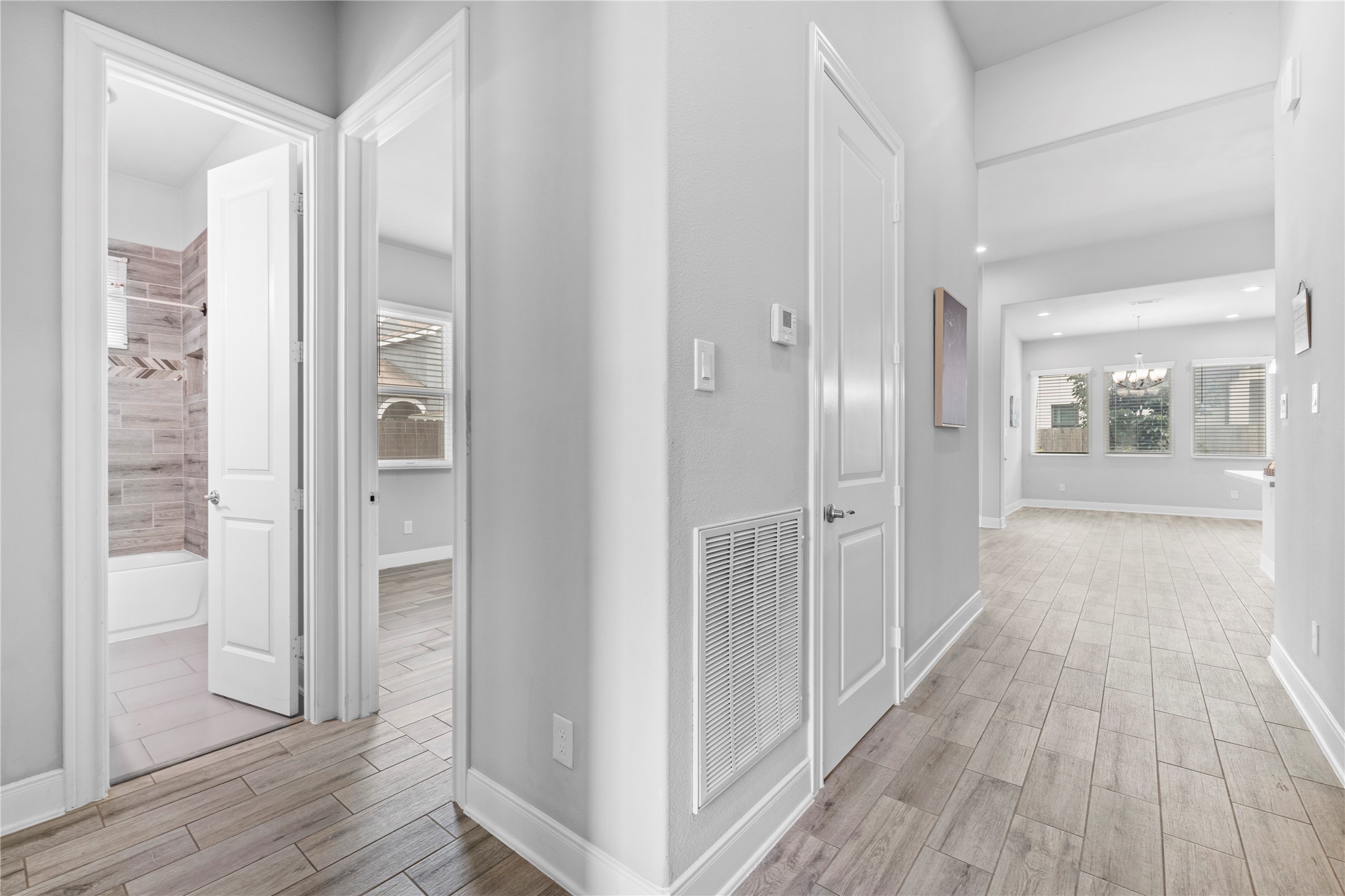 8938 Intervale Street Houston, TX 77075 - Photo 9 of 35 Gallery Image 9