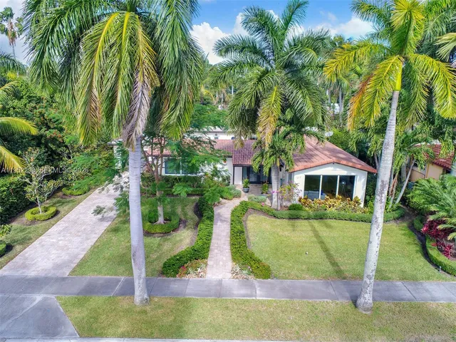 $1,375,000 | Hollywood Lakes North Lake, Hollywood, FL 33019
