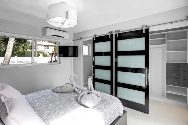 $1,375,000 | Hollywood Lakes North Lake, Hollywood, FL 33019