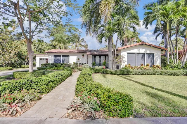 $1,375,000 | Hollywood Lakes North Lake, Hollywood, FL 33019