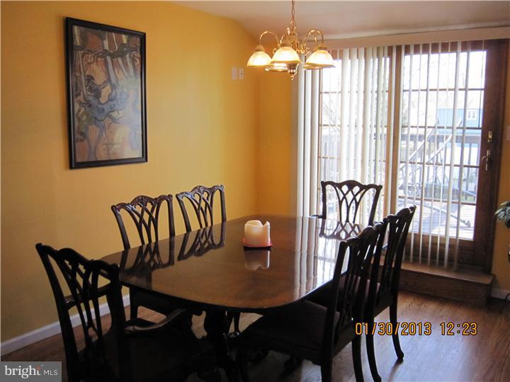 13 Lanfair Road Evesham, NJ 08053 - Photo 5 of 11 Dining Room