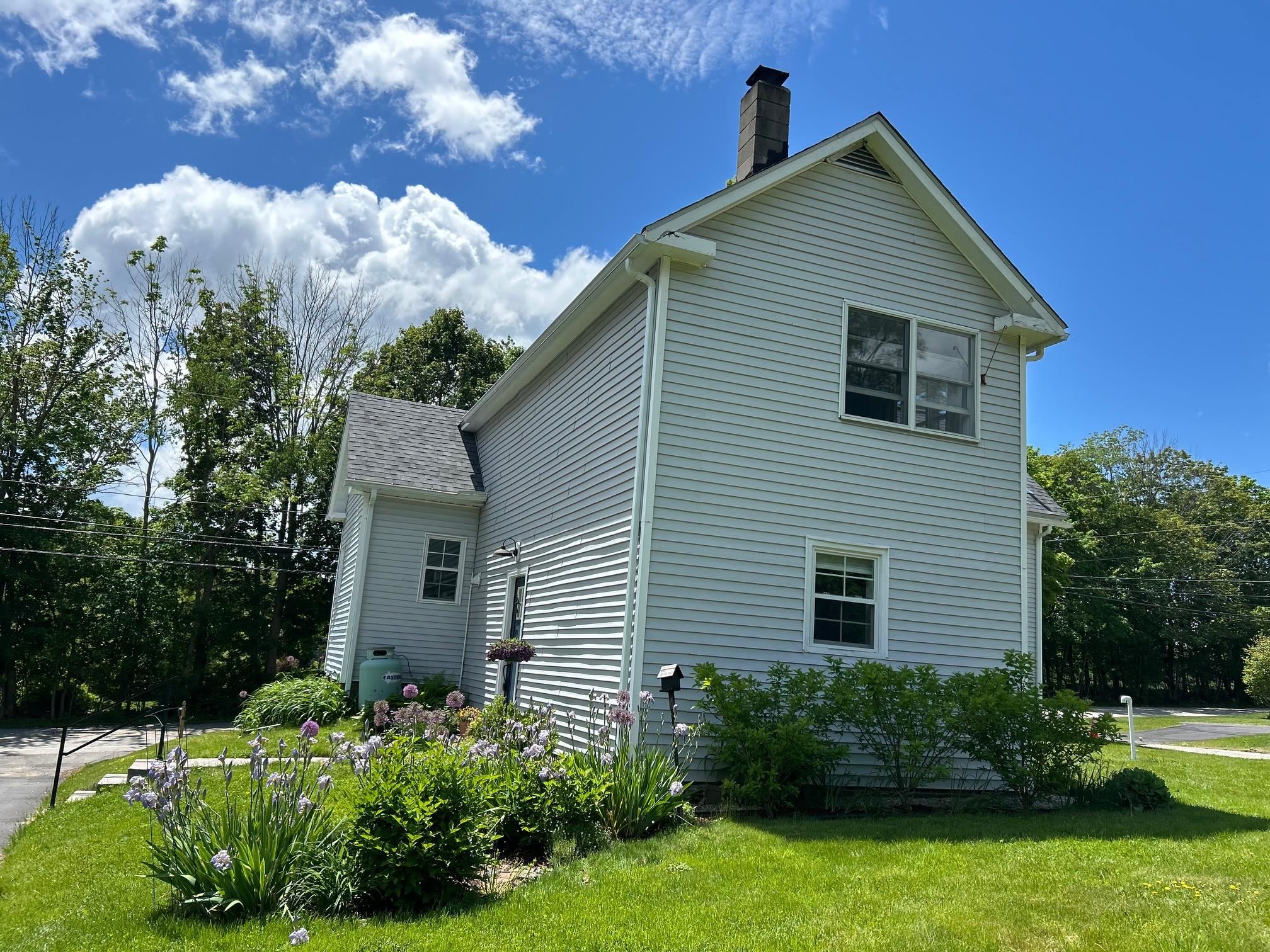 137 Tolend Road Dover, NH 03820 - Photo 3 of 22