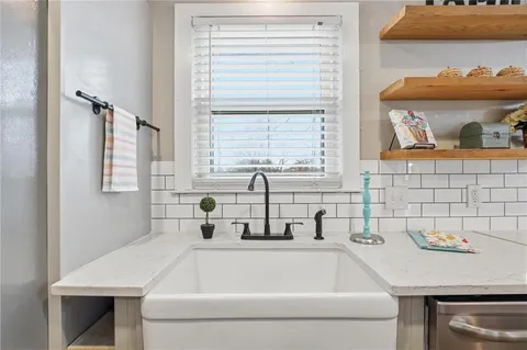 $230,000 | 5324 Douglas Avenue, Kansas City, KS 66106